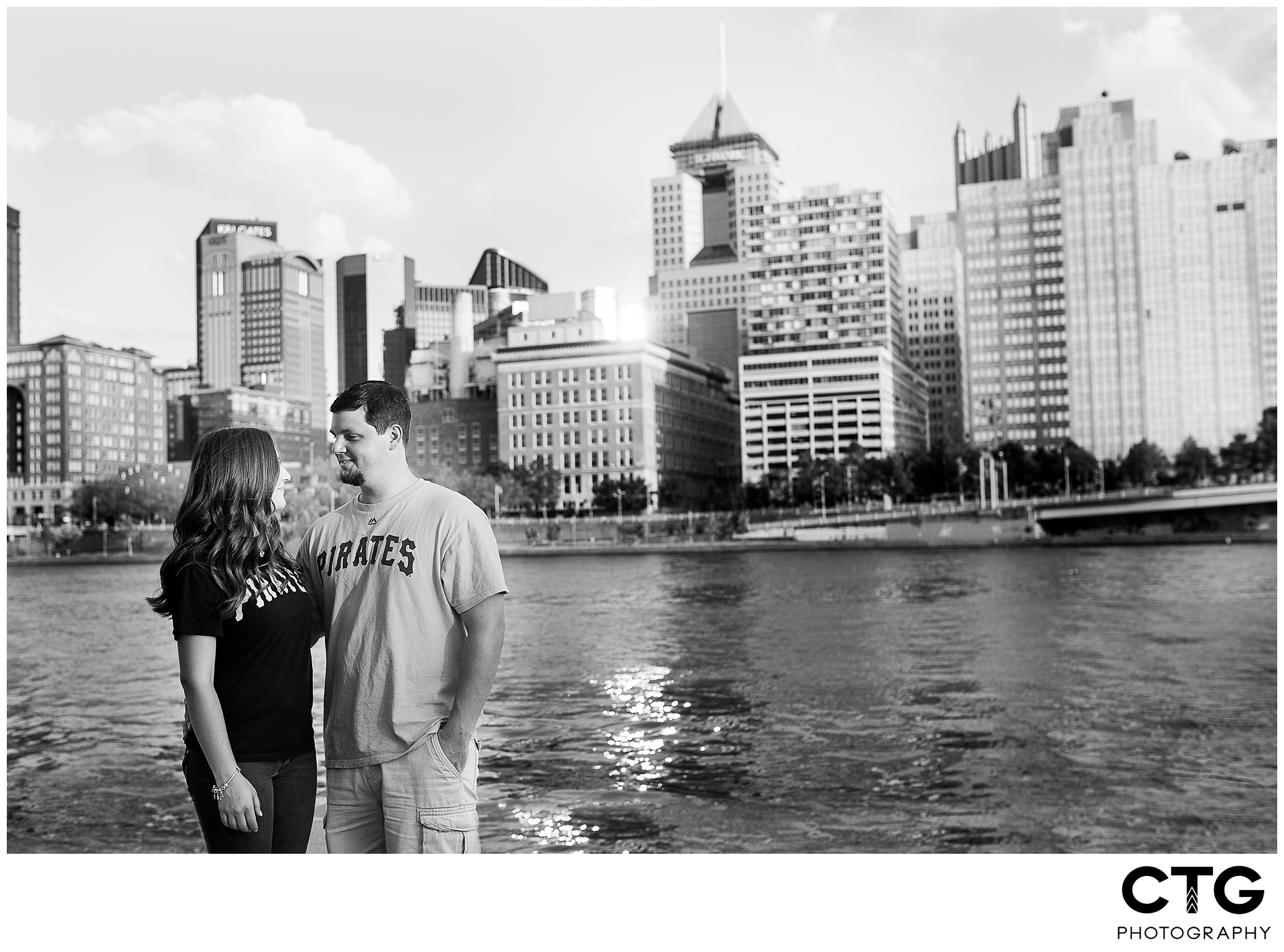 Pittsburgh_North_Shore_Engagement_Photos_0006