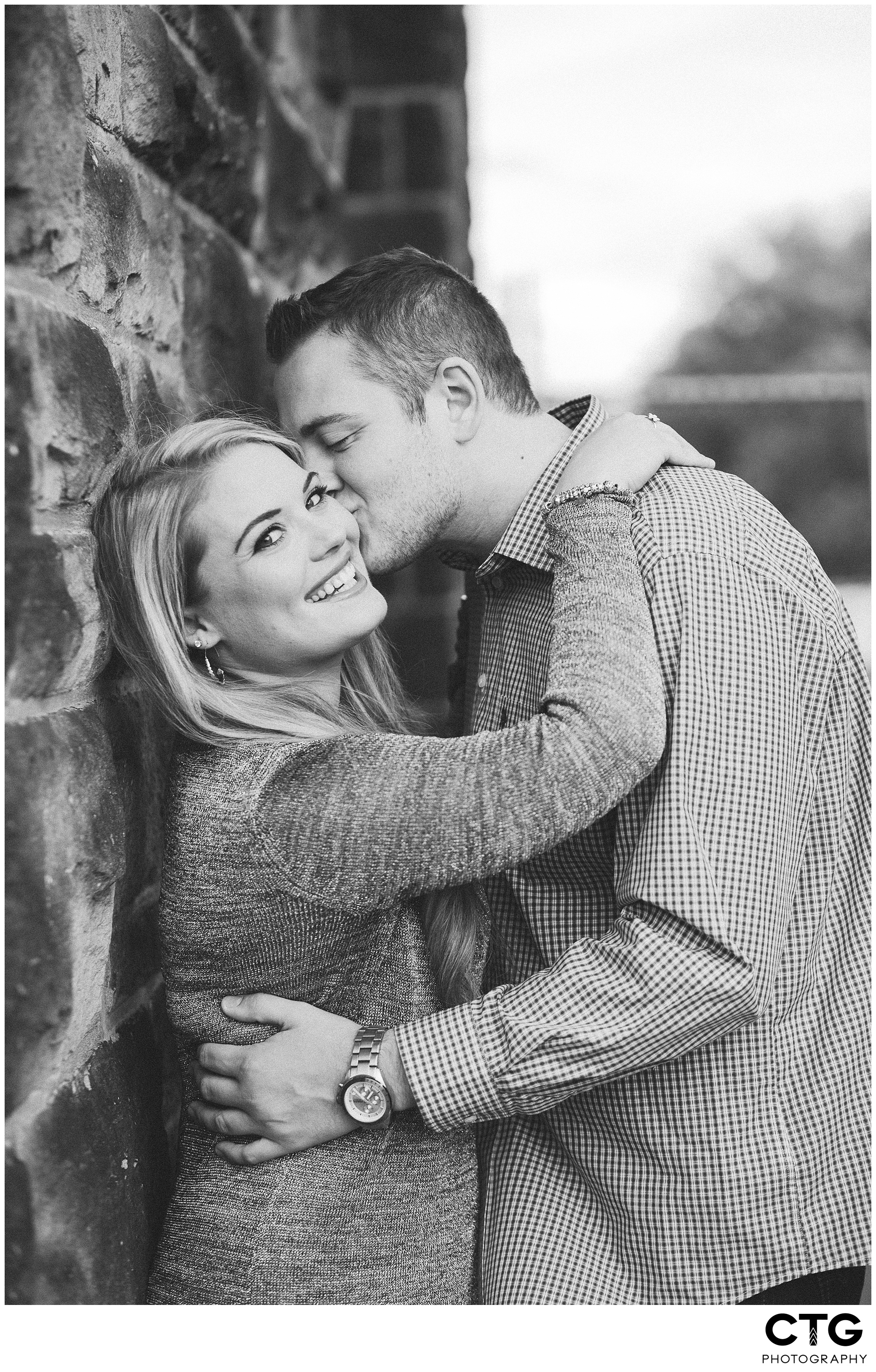 North_Park_Pittsburgh-Engagement_Photos_0010