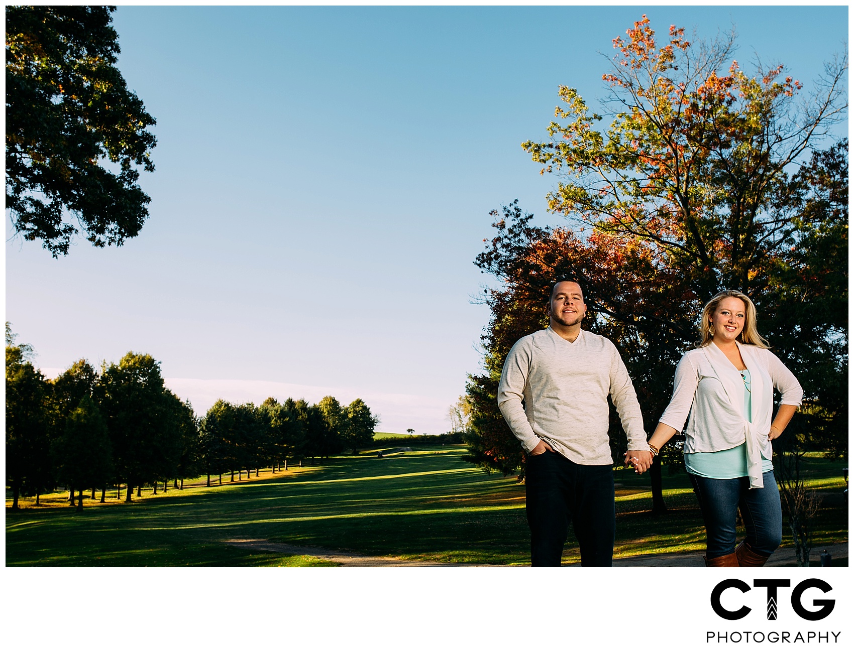 Rolling-fields-golf-course-engagement-photos_0004