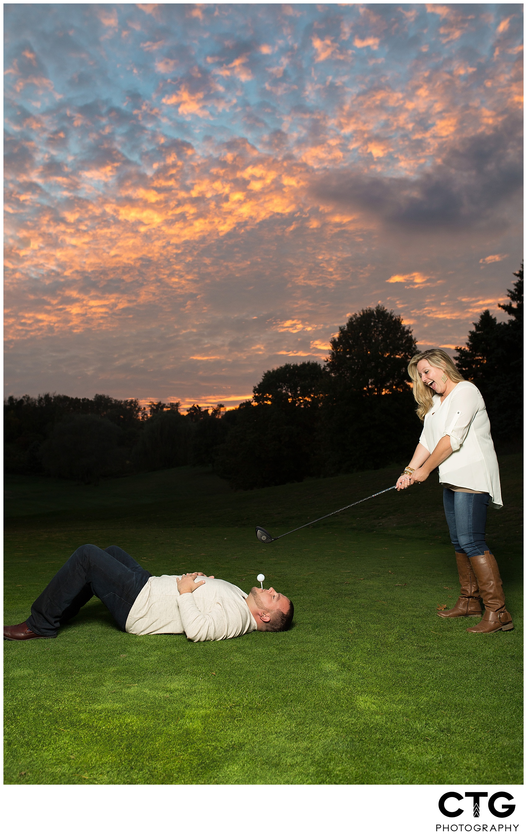 Rolling-fields-golf-course-engagement-photos_0011