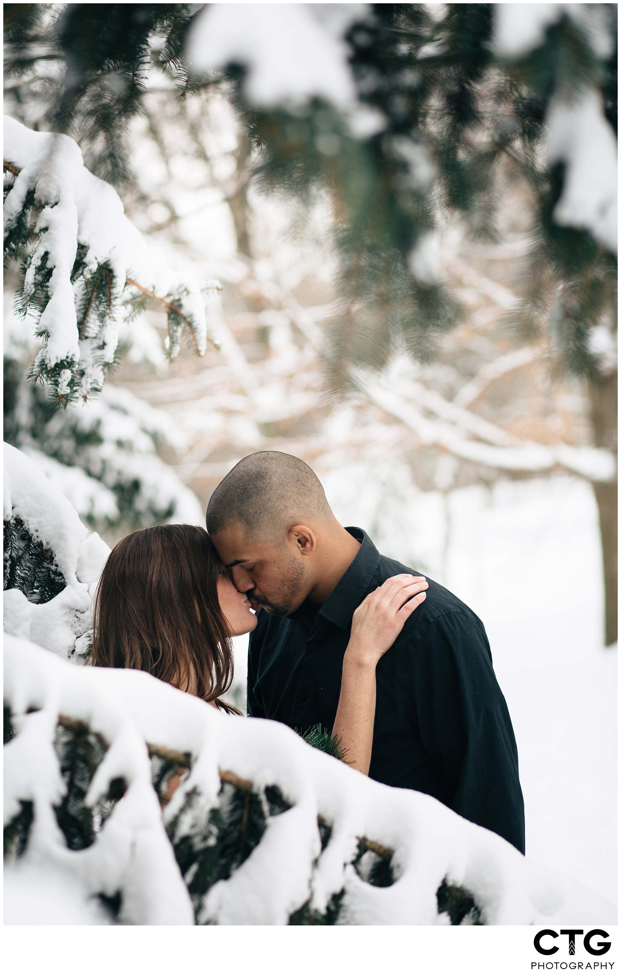 Pittsburgh-winter-engagement-photos_0015