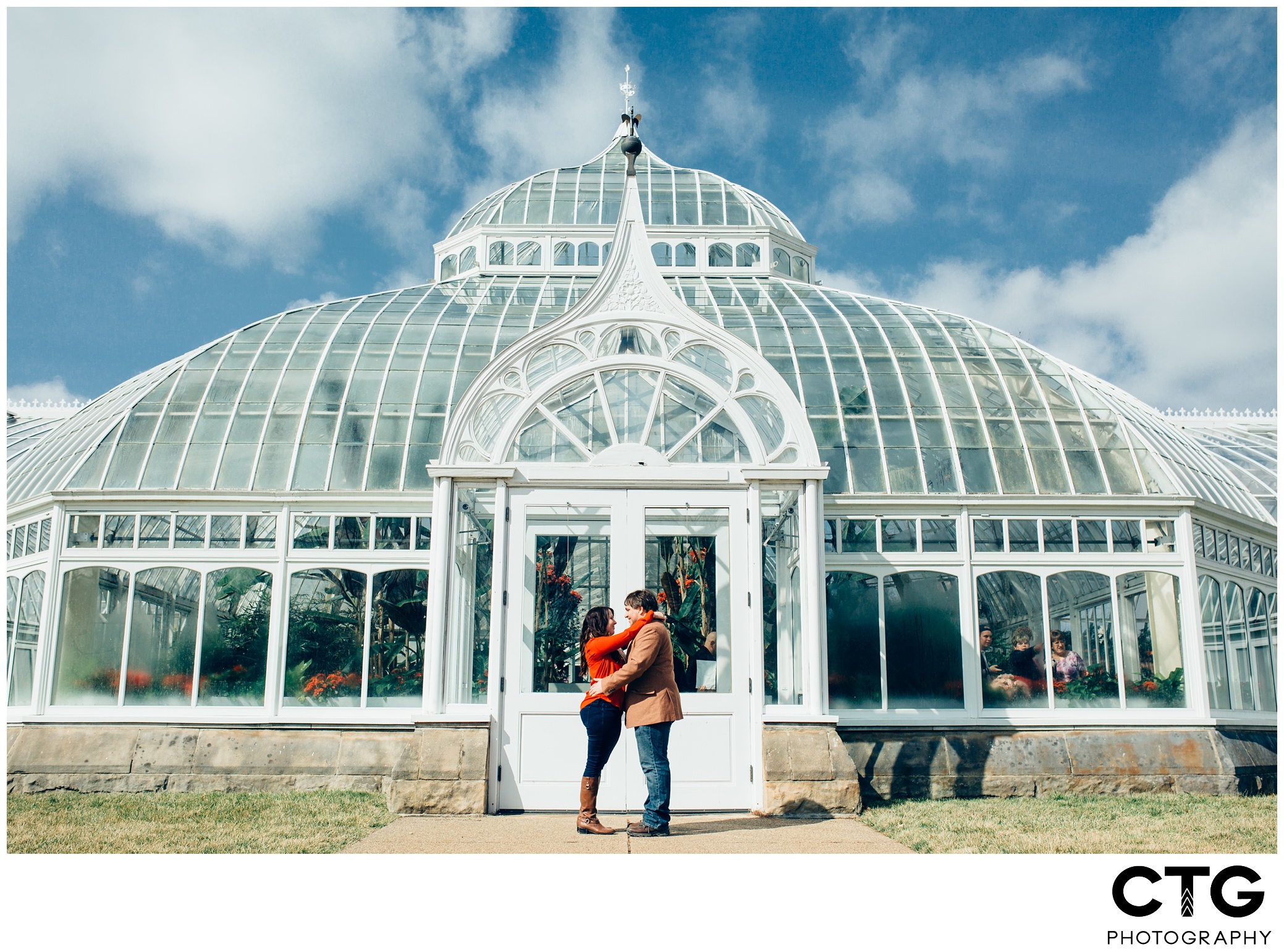 schenley-ice-rink-engagement-photos_0014