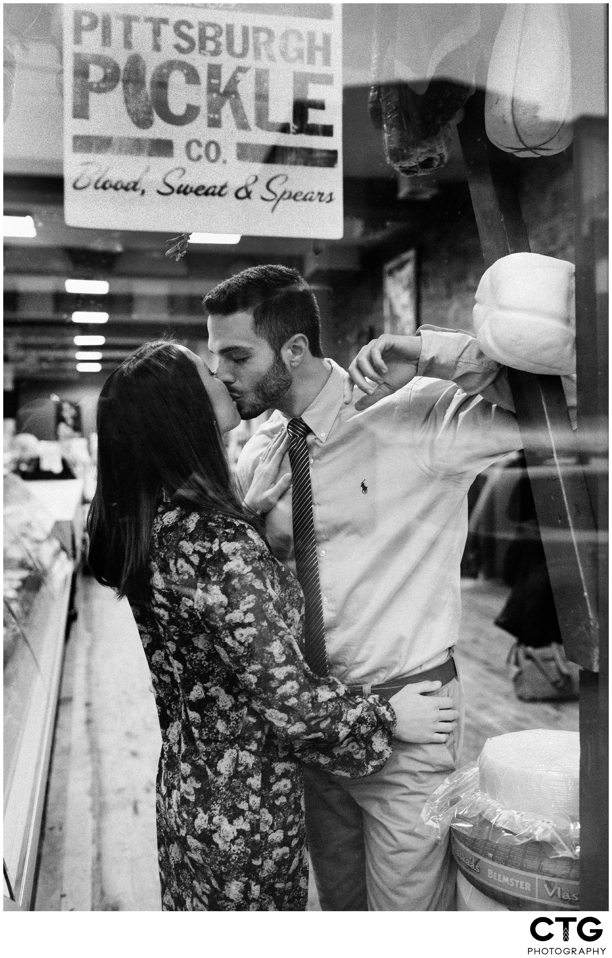 pittsburgh-city-engagement-photos_0008