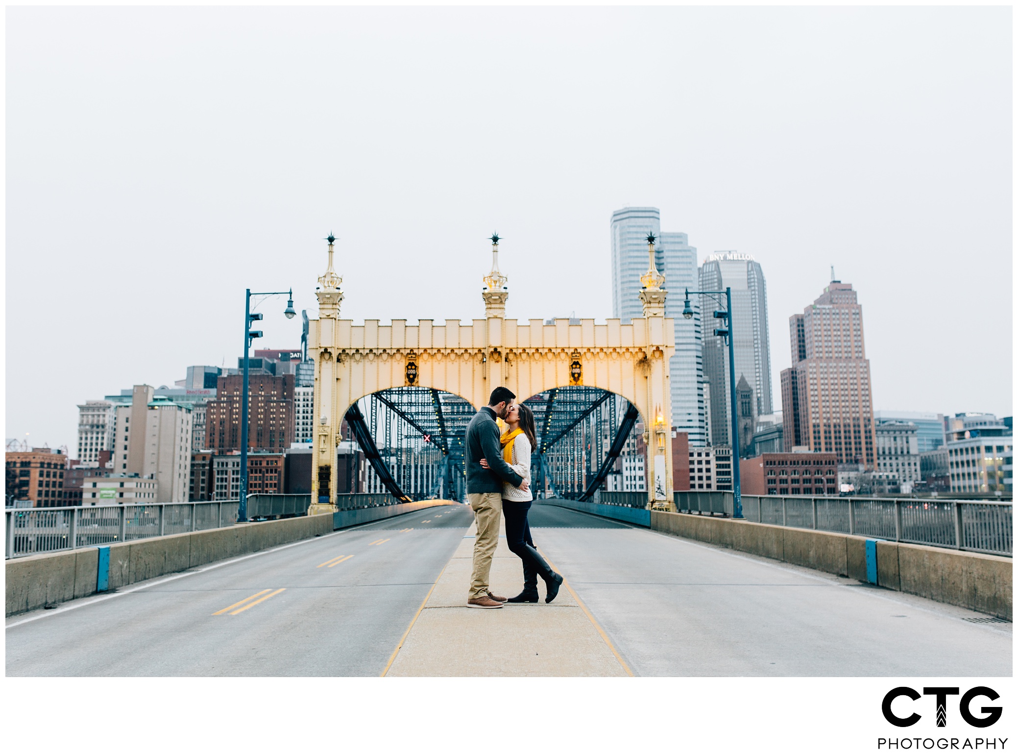 pittsburgh-city-engagement-photos_0013