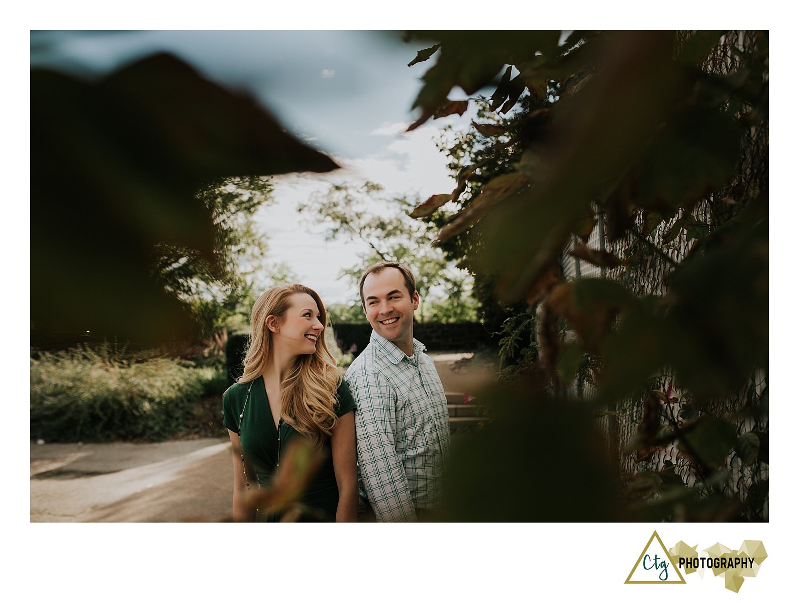 pittsburgh-city-engagement-photos_