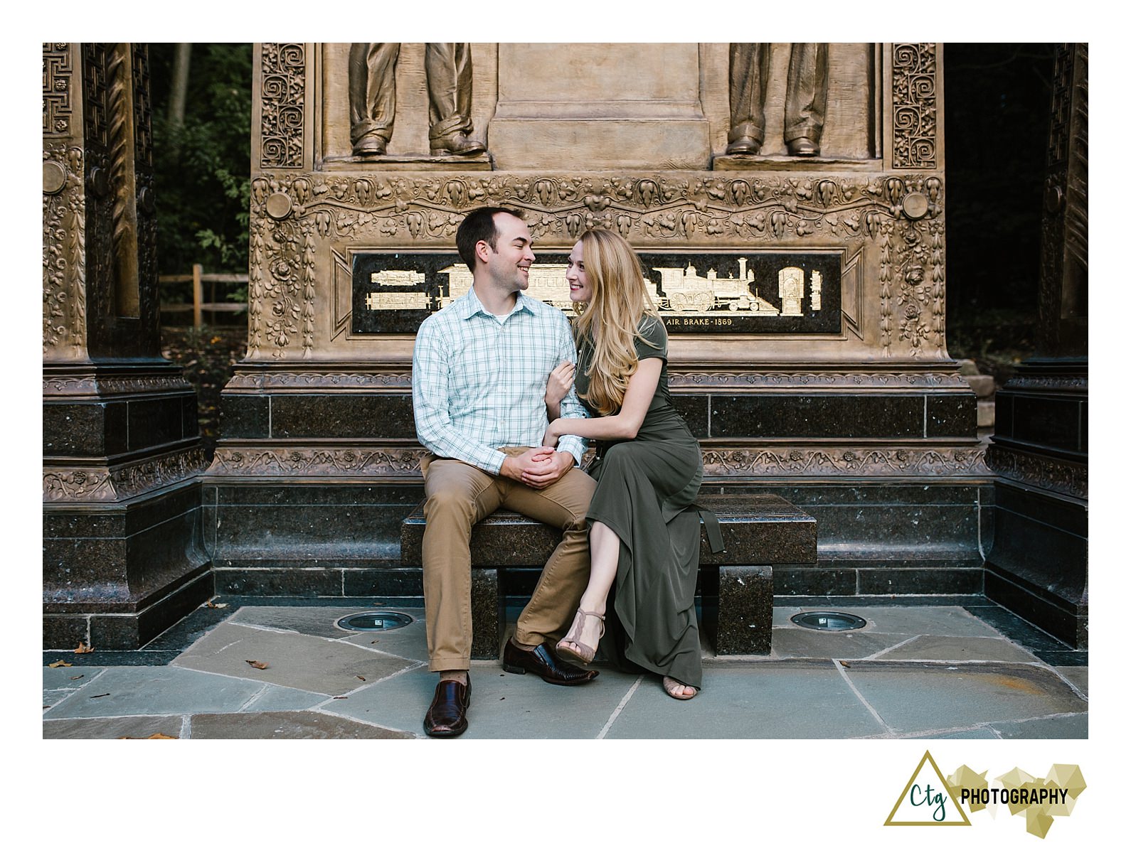 pittsburgh-city-engagement-photos_