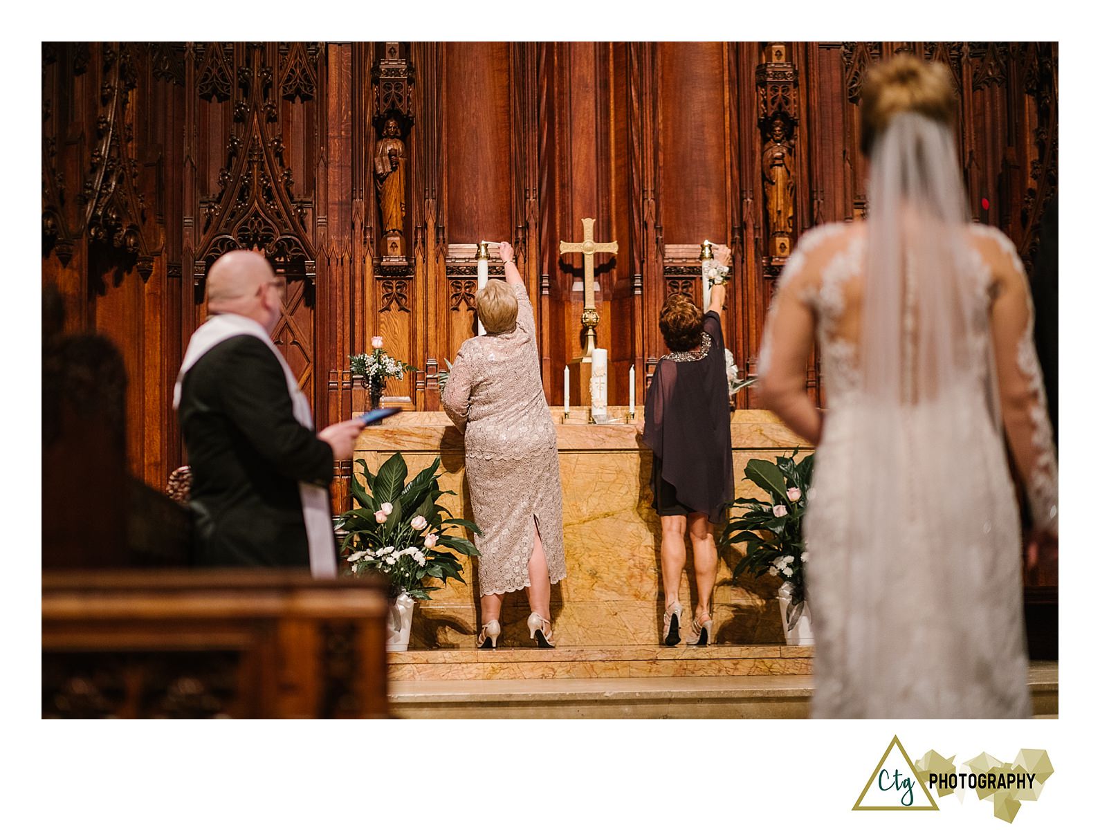 Winter Wedding At Heinz Chapel And The Priory