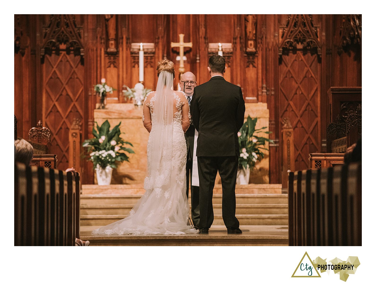 Winter Wedding At Heinz Chapel And The Priory