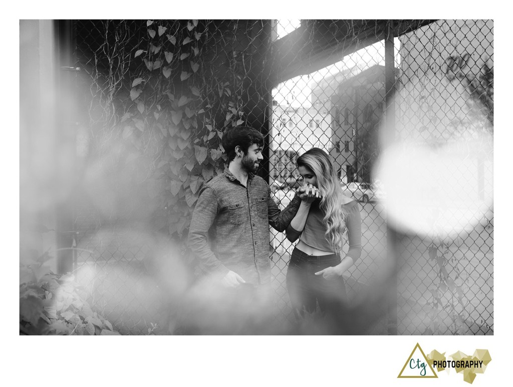 Downtown Pgh Couples Shoot_0015