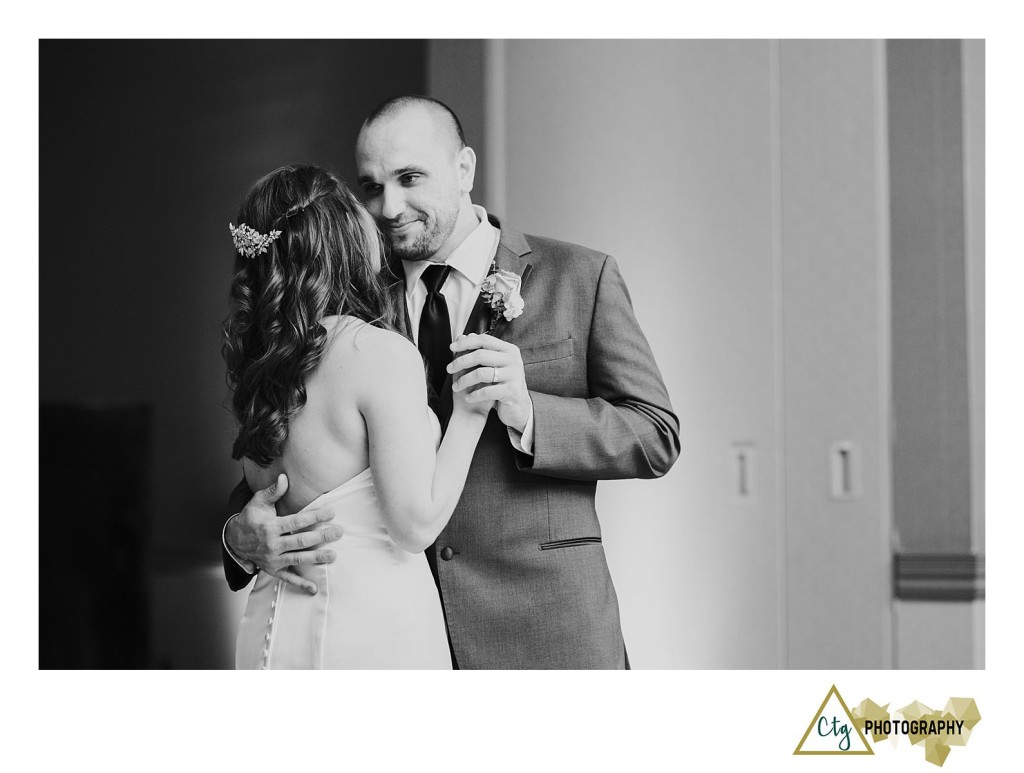 Pittsburgh DoubleTree Hilton Wedding