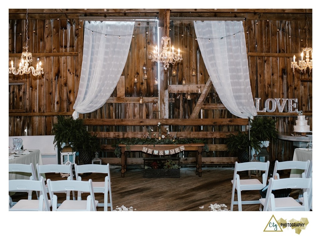 Shady Elms Wedding Decor