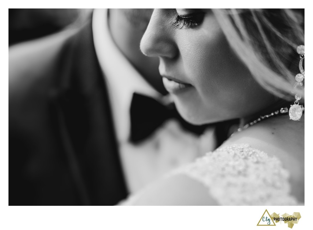 bride and groom in downtown pittsburgh