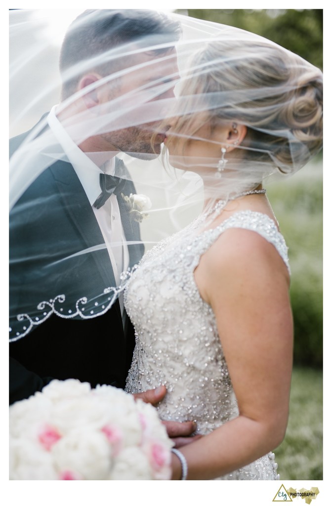 bride and groom in downtown pittsburgh