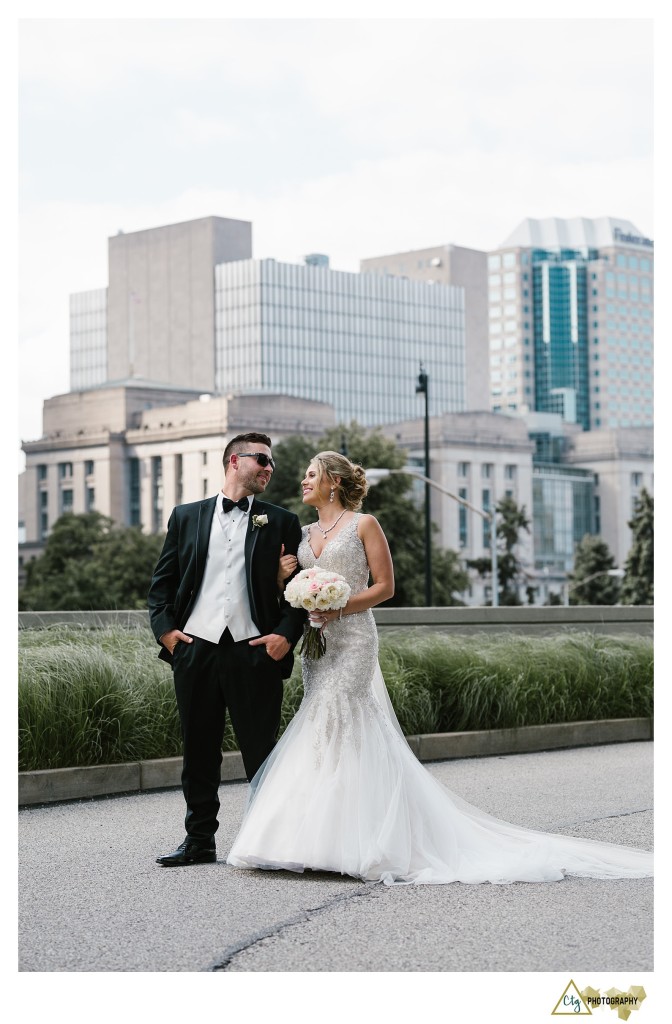 bride and groom in downtown pittsburgh