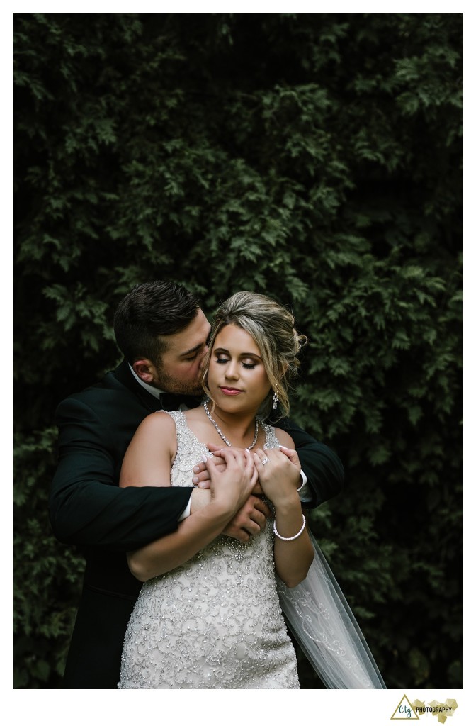 bride and groom in downtown pittsburgh