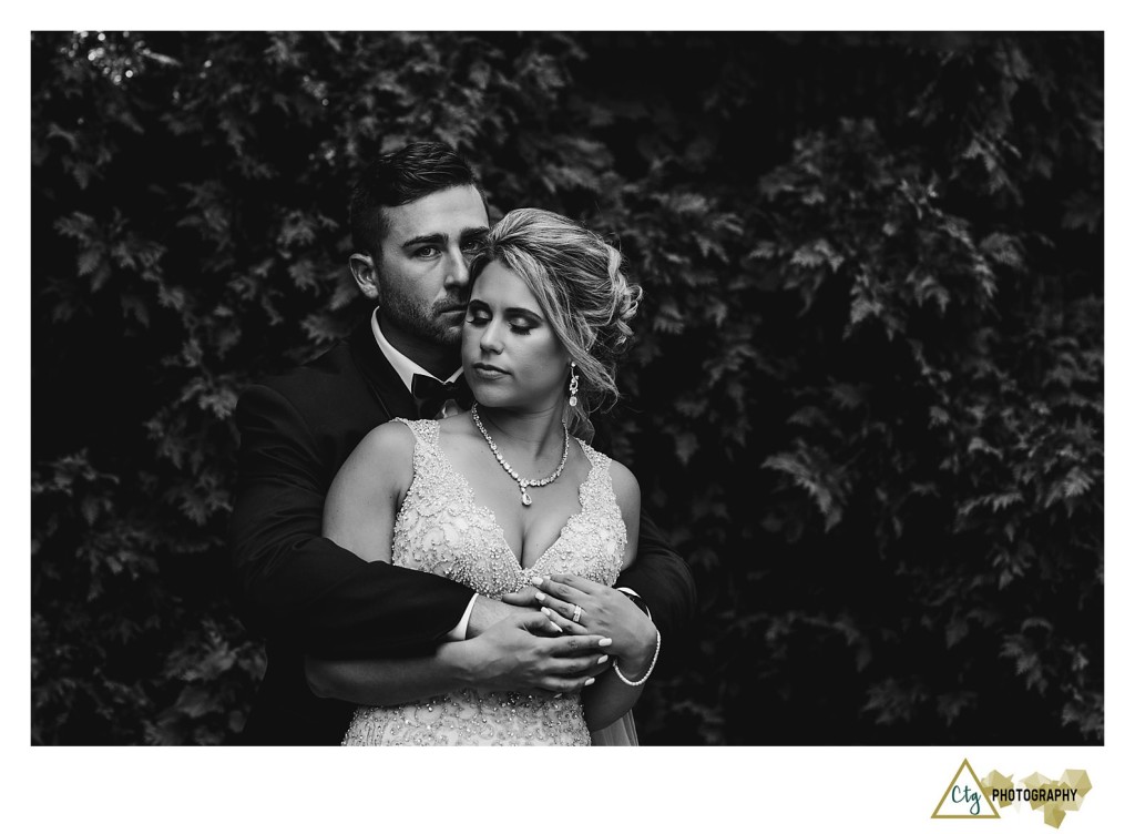 bride and groom in downtown pittsburgh