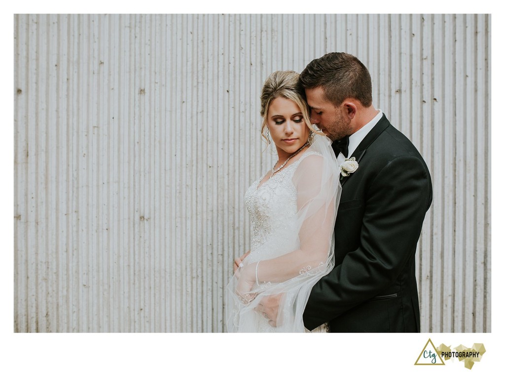 bride and groom in downtown pittsburgh