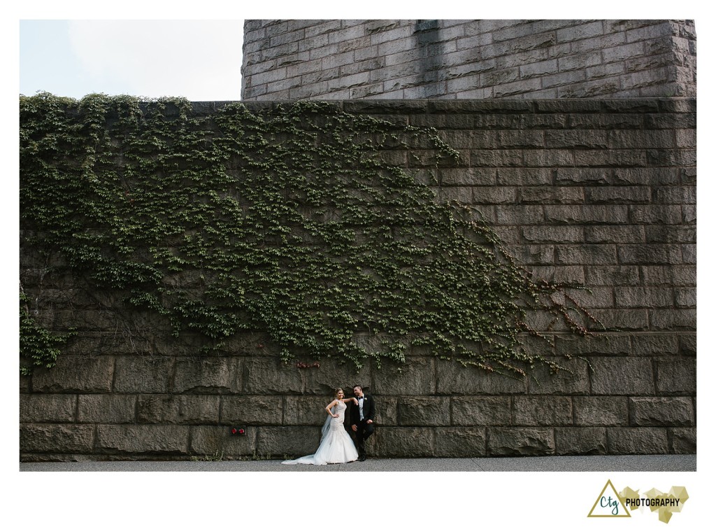 bride and groom in downtown pittsburgh