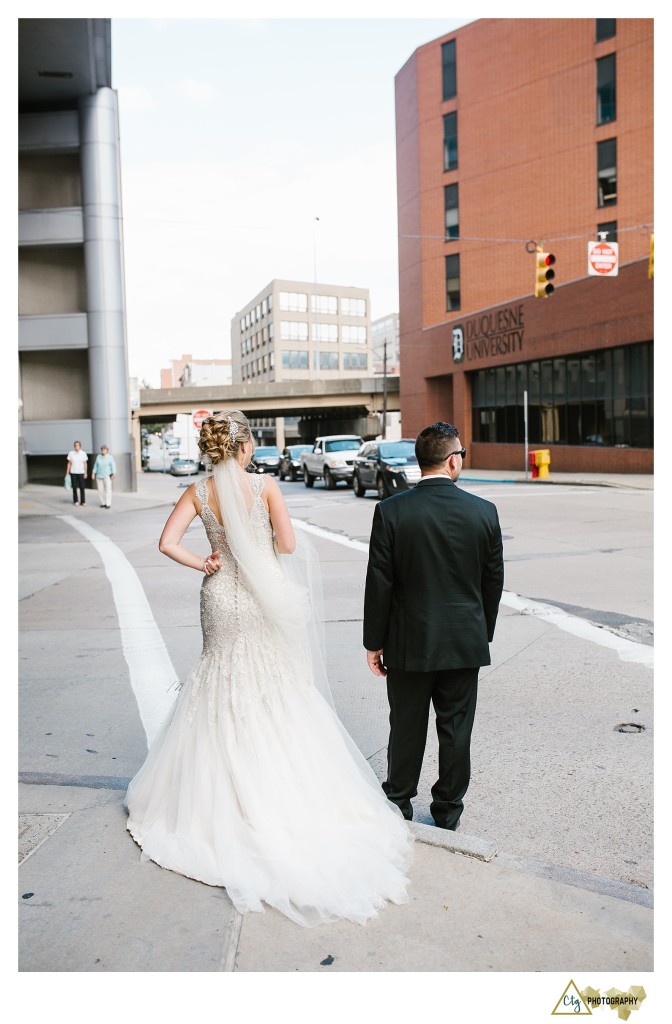 bride and groom in downtown pittsburgh