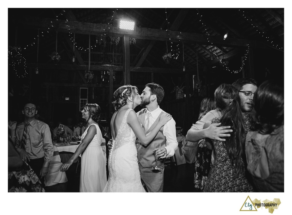 reception photos at the hayloft