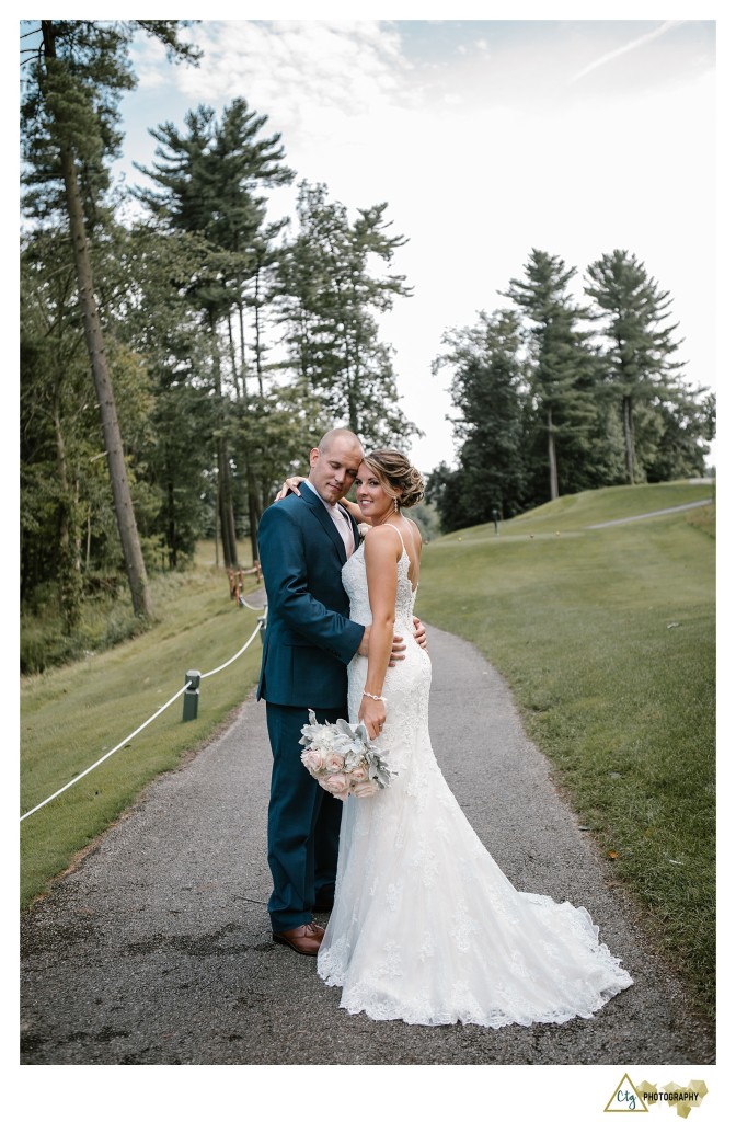 bride and groom at southpointe golf club