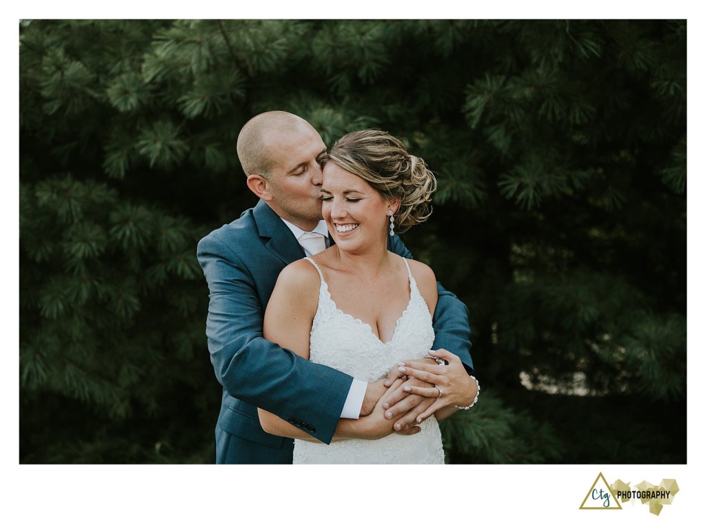 bride and groom at southpointe golf club