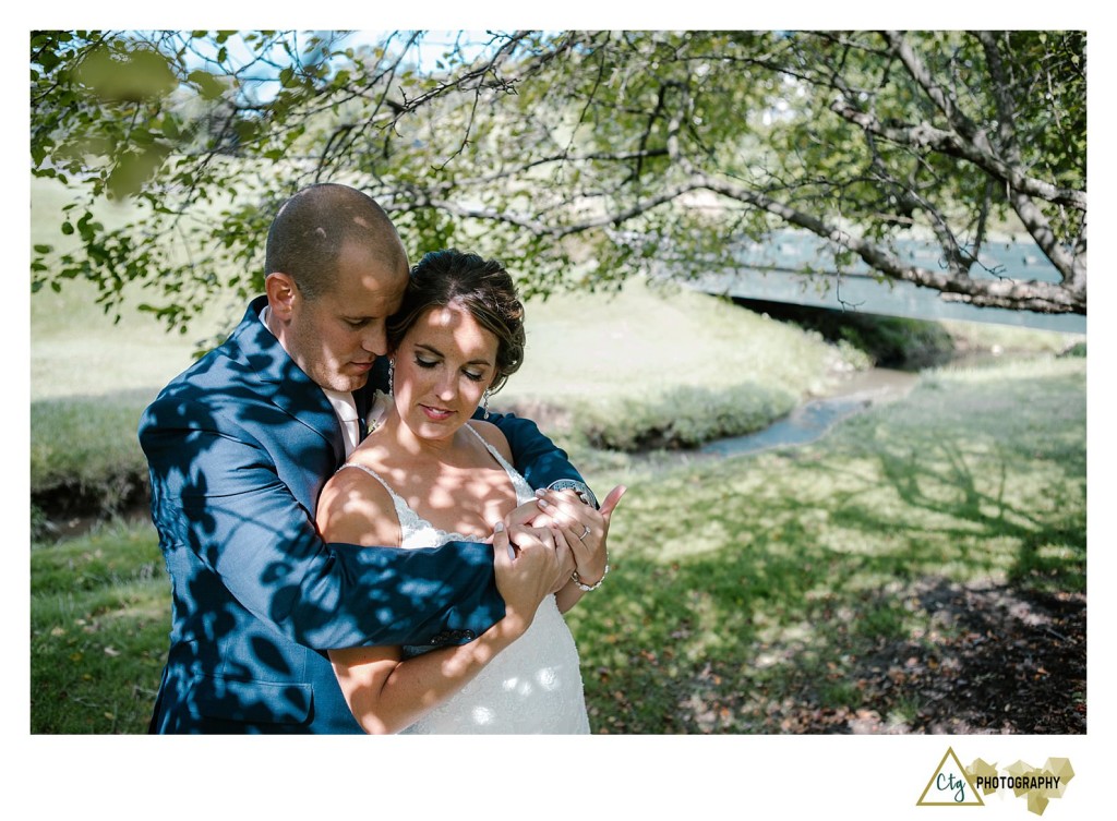 bride and groom at southpointe golf club