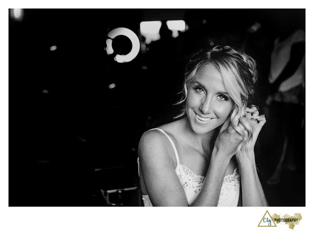 bride getting ready at Pittsburgh botanic garden 