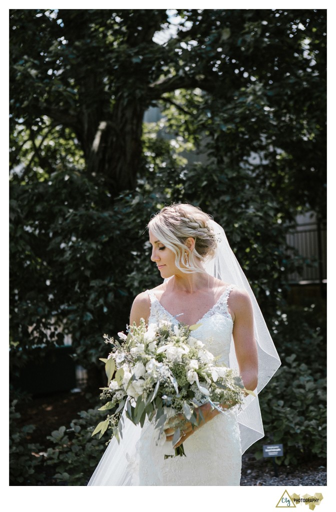 bride at pittsburgh botanic garden