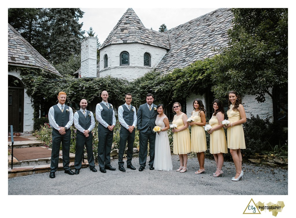 bridal party at the hyeholde