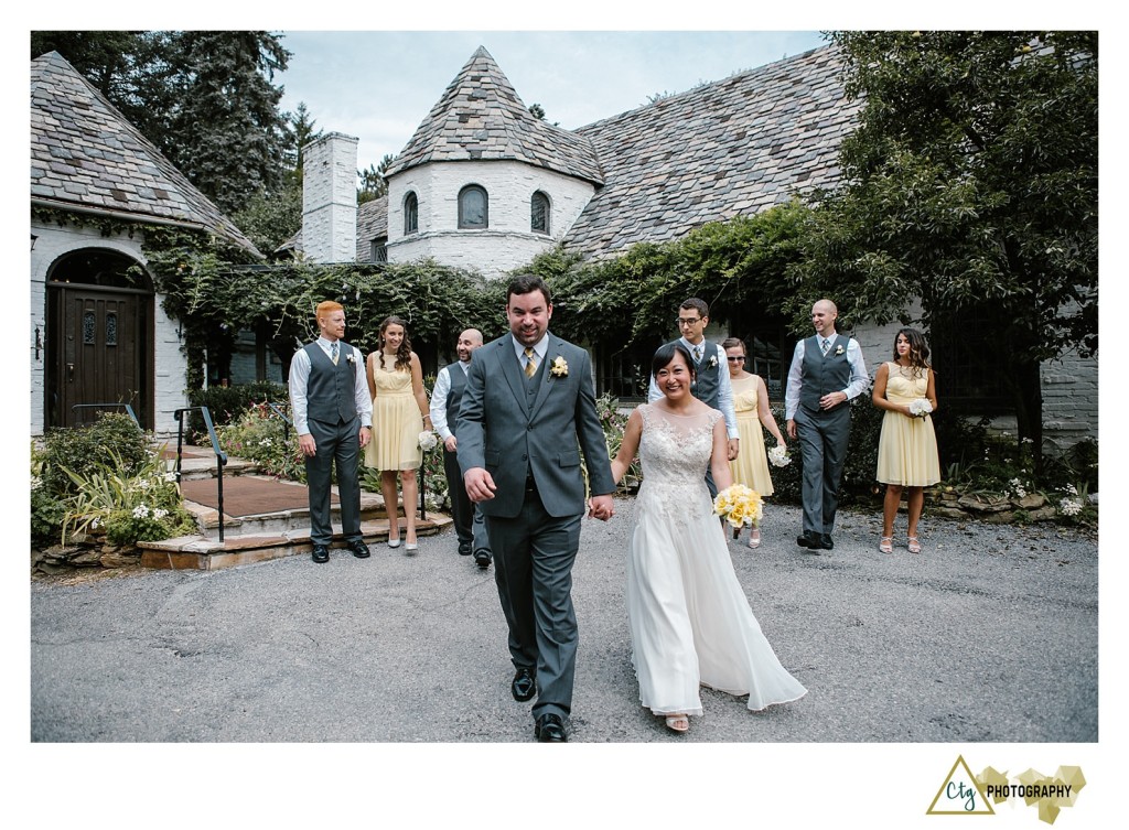 bridal party at the hyeholde