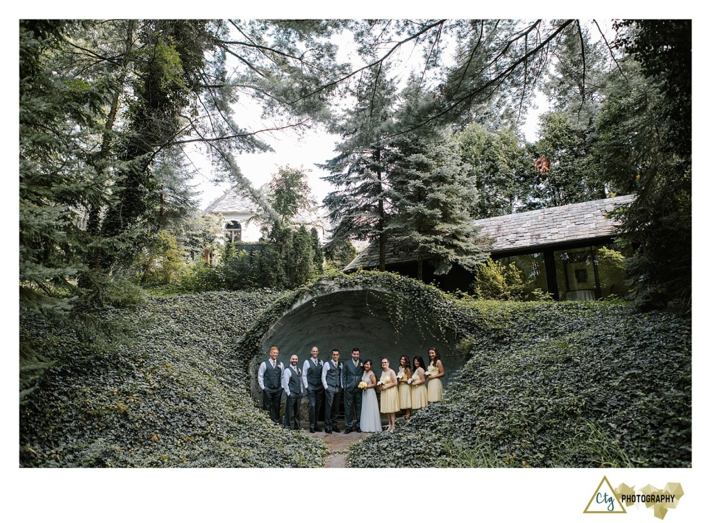 bridal party at the hyeholde