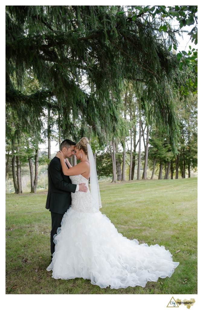 bride and groom at seaton hill 