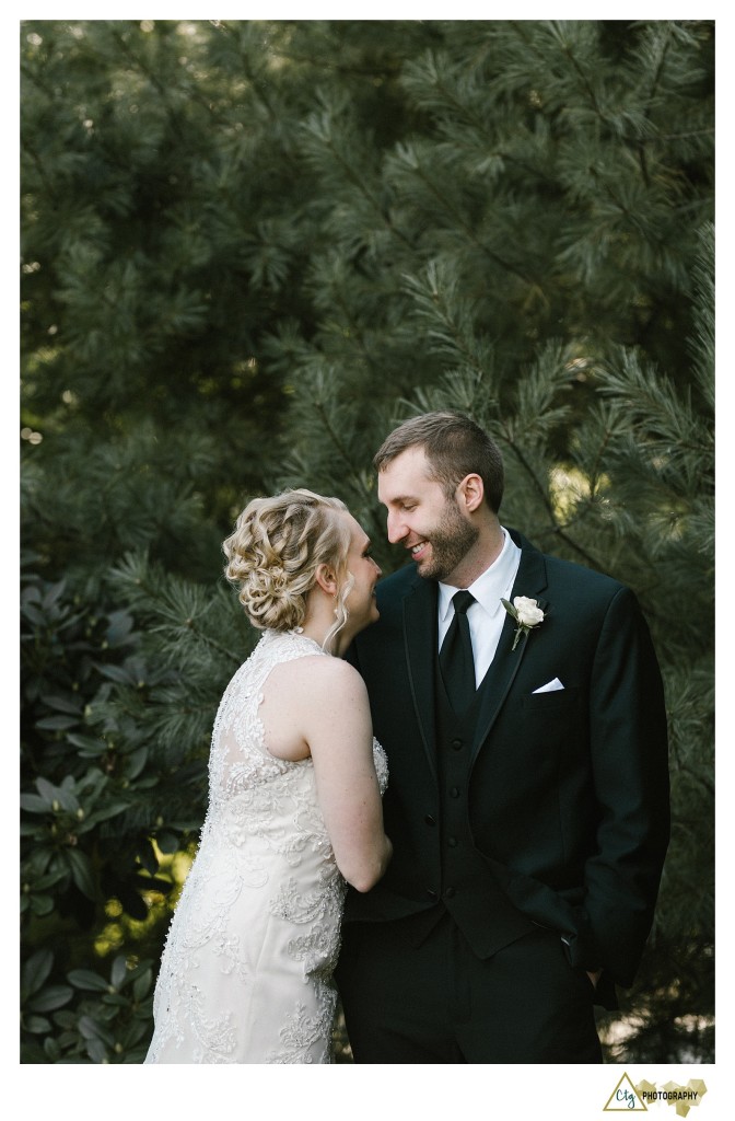 bride and groom at southpointe golf club