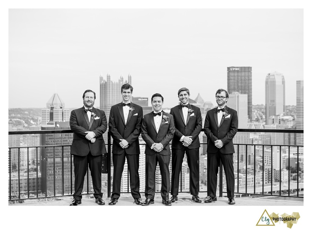 bridal party on mount Washington PA