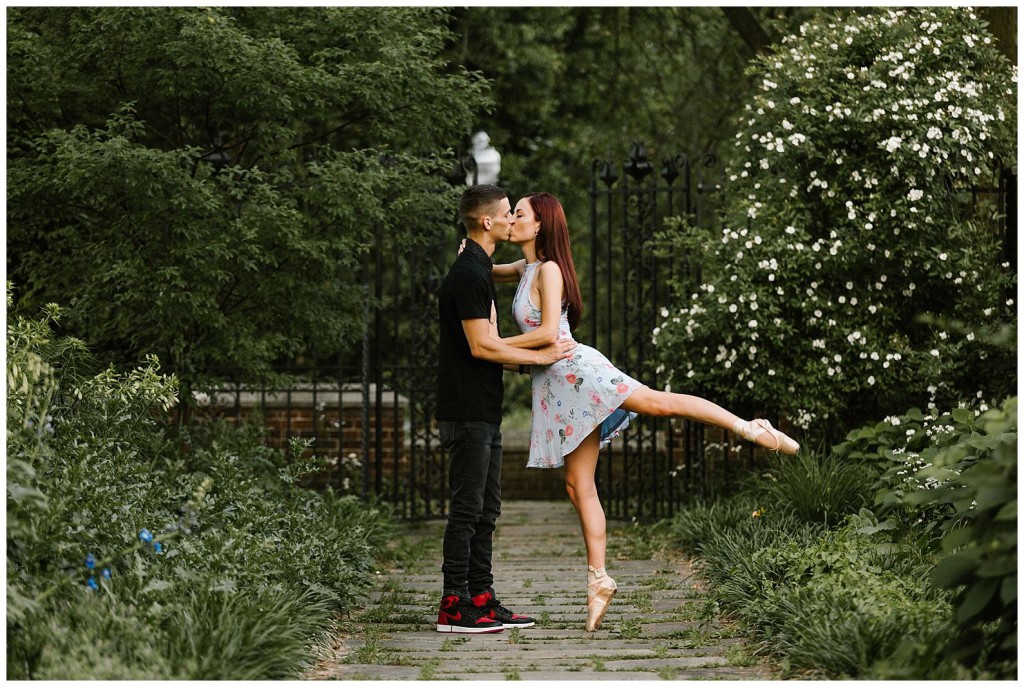 Mellon Park Engagement Photos_0011