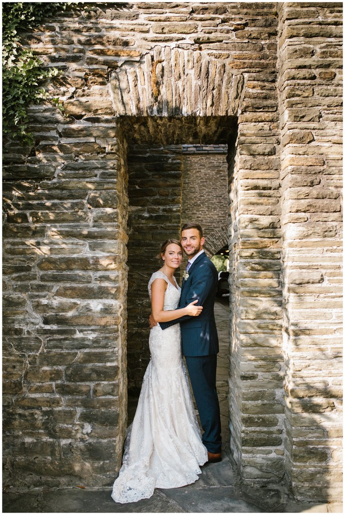 bride and groom at longue vue club