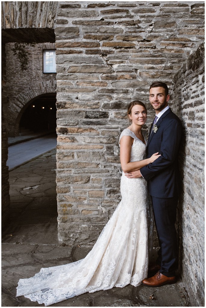 bride and groom at longue vue club