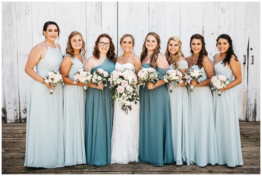 bridal party at renshaw farms