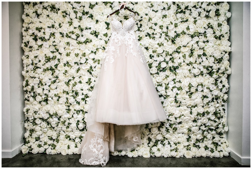 White Barn Wedding Photos_0004