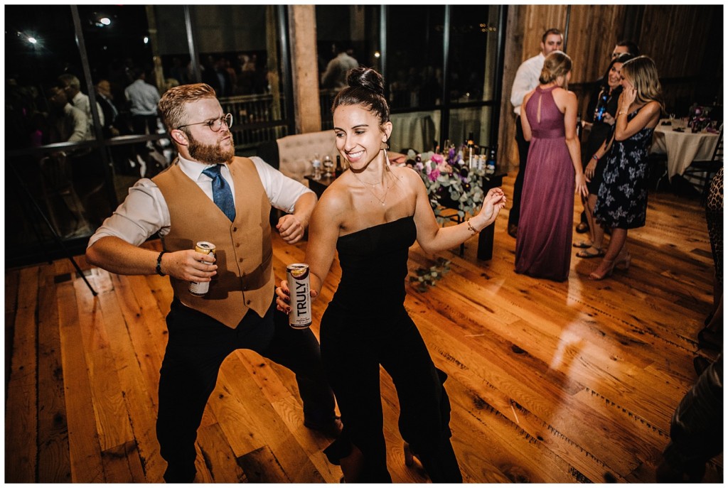 White Barn Wedding Photos_0118