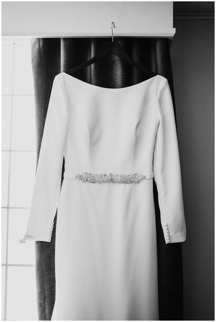 bride getting ready at crowne plaza