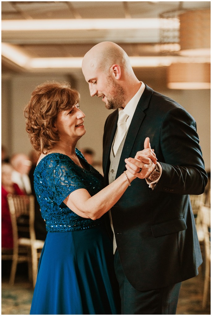 Crowne Plaza south pa wedding reception