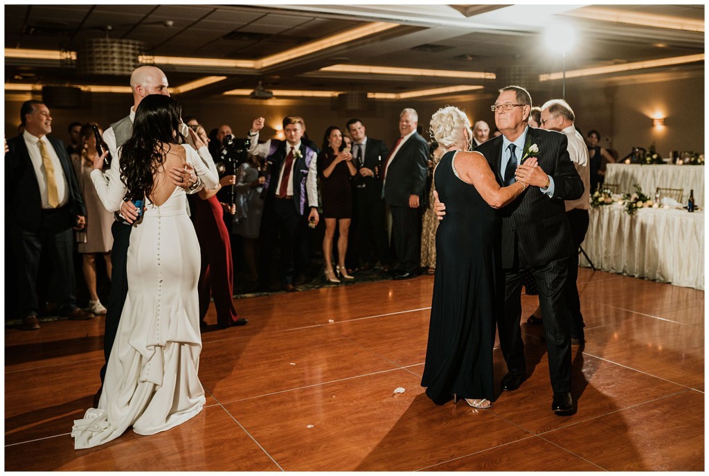 Crowne Plaza south pa wedding reception