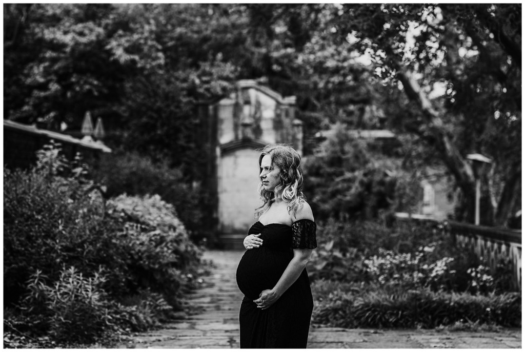Walled Garden Maternity Photos11