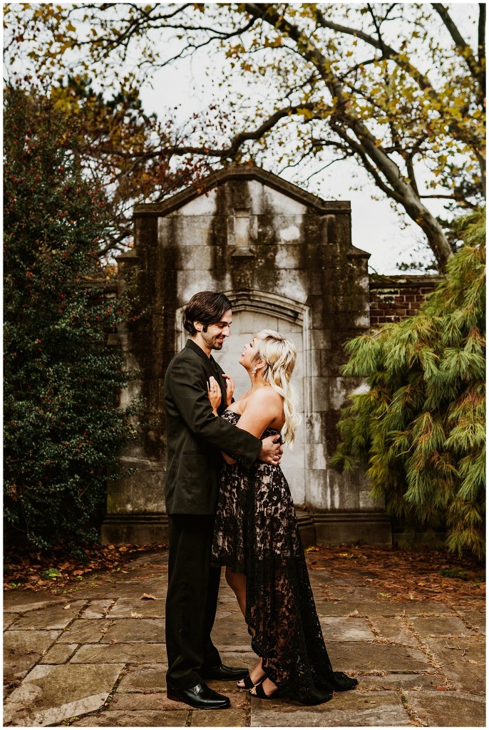 Fall engagement photos at Mellon and Frick Park_0018