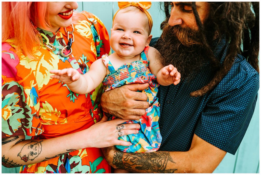  colorful wardrobe for family photos